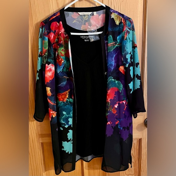 Soft Surroundings Black and Abstract Design 3/4 Sleeve Whimsigoth Size PM Retro - Picture 13 of 15